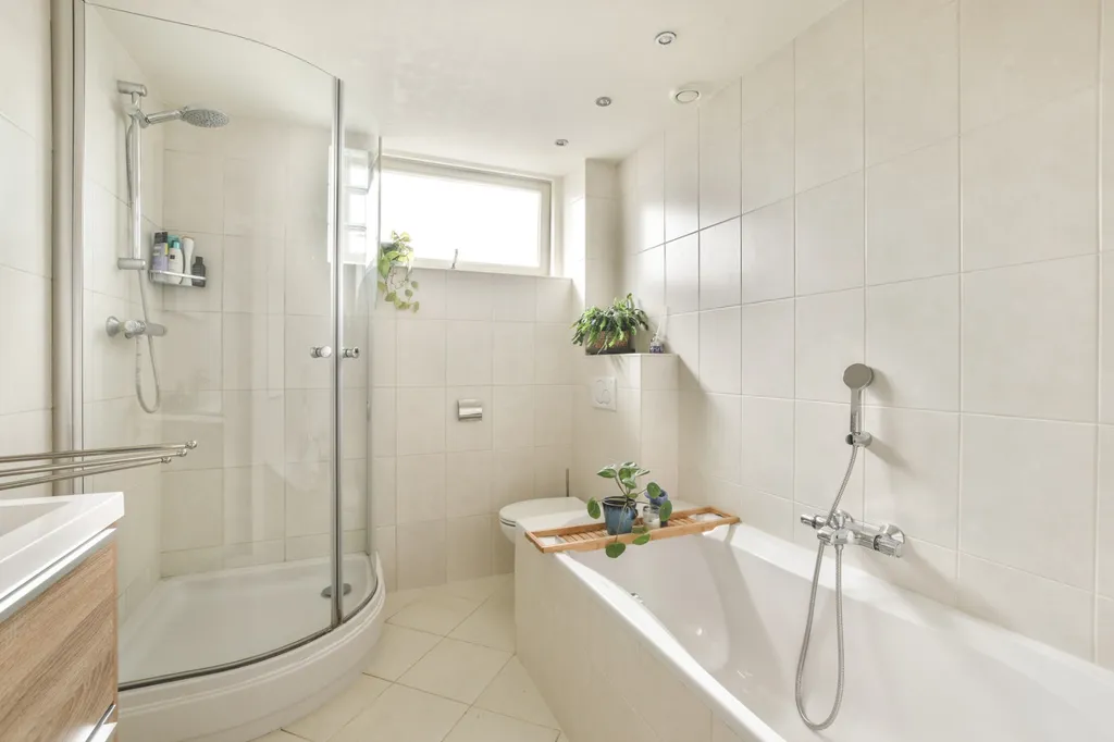 Bathrooms - Five-Bedroom Apartment with Garden in Utrecht