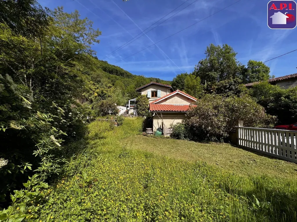 Jardin - Maison au Cœur d'un Hameau à Foix