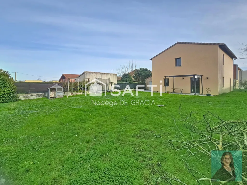 Giardino - Contemporary House with Garden in Montgiscard