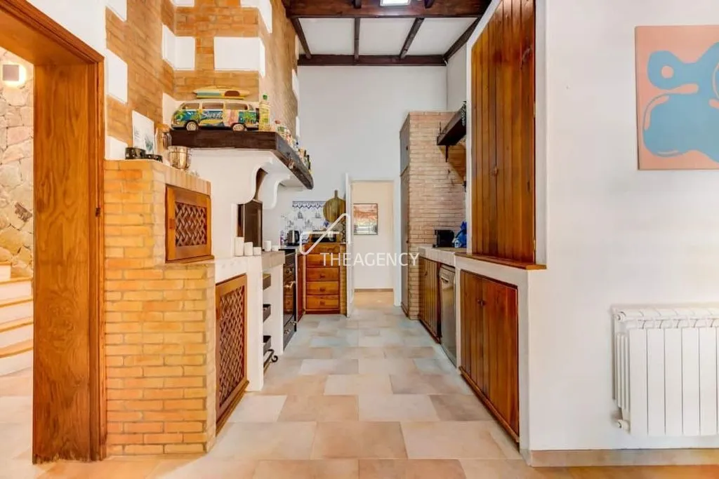 Kitchen - Luxury Villa with Pool in Charneca de Caparica