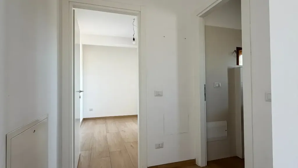 Entrée - Ground Floor Bilocale with Private Garden in Rome