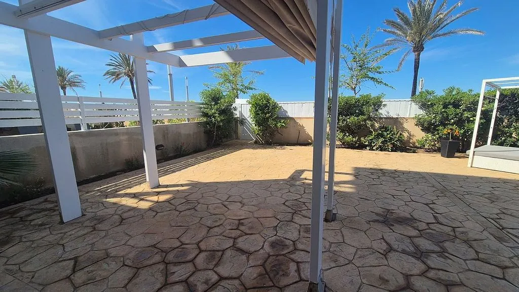 Terrass - Seafront Apartment with Terrace in El Coll d'en Rabassa