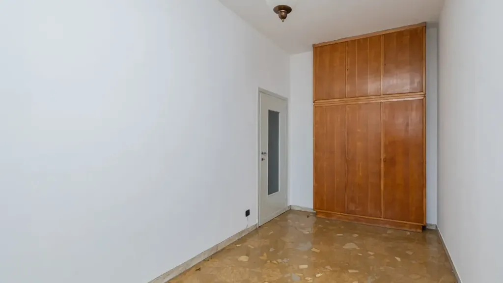 hallway_entrance