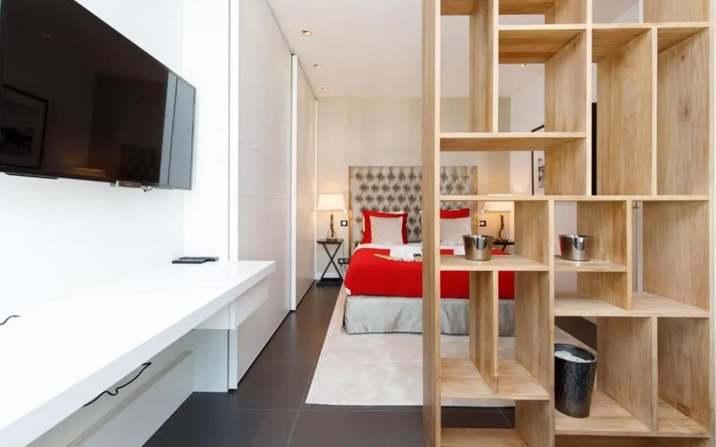 Chambres - Appartement rénové avec balcon à Cannes