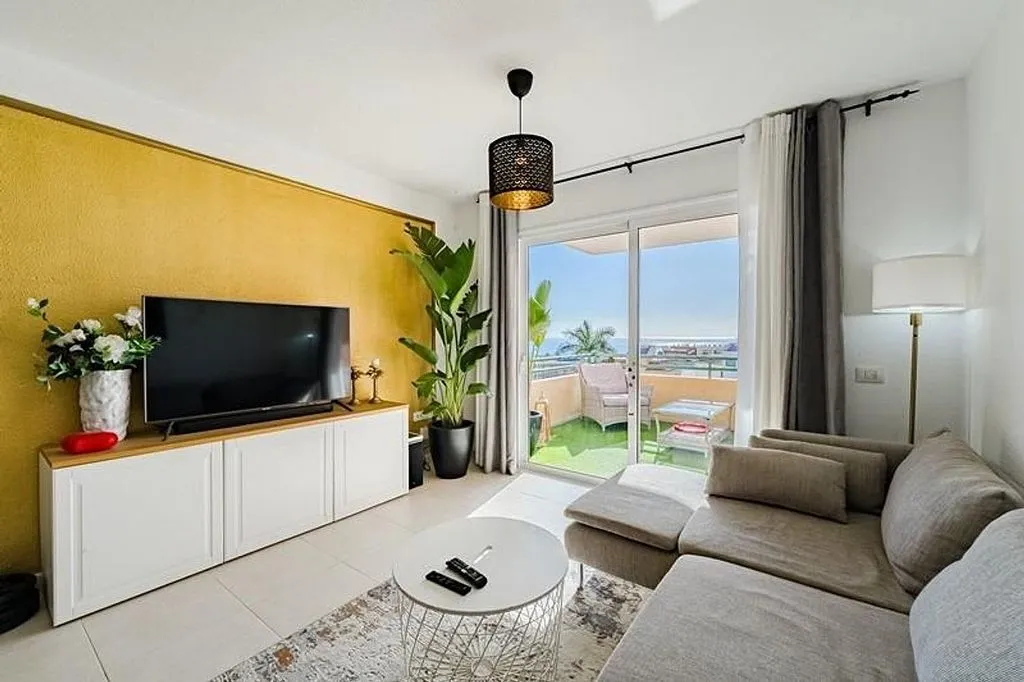 Elutuba - Contemporary Apartment with Ocean View in Costa Adeje