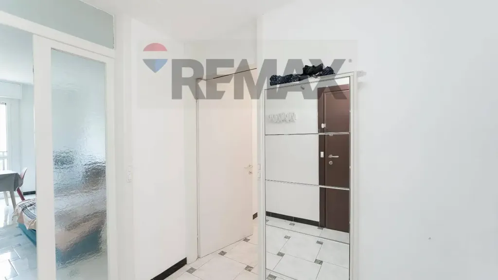 Esik - Shared Apartment with Balcony near Bicocca, Milan