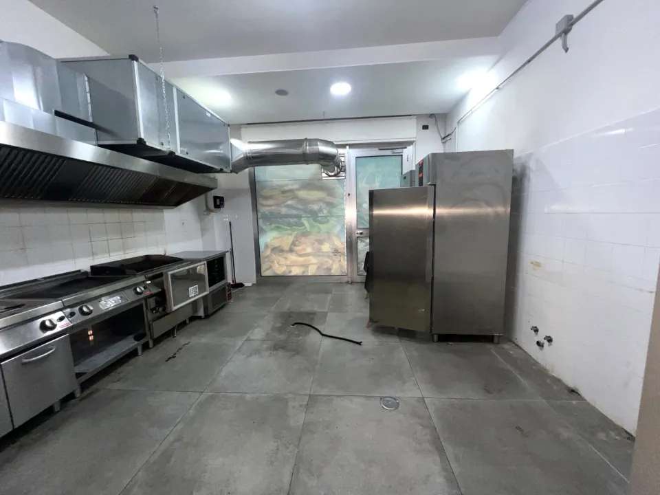 Cuisine - Commercial Space with Street Frontage in Maddaloni