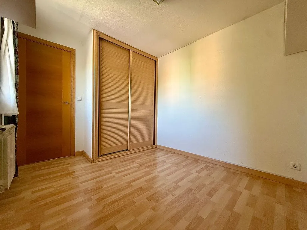 Toad - 2-Bedroom Flat with A/C in Carabanchel