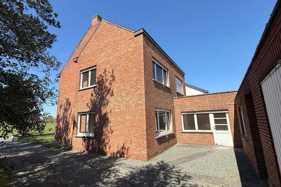 Exterior - Renovatable House with Garden in Baal
