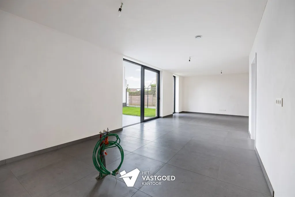 Soggiorno - Newly Built Apartment with Garden in Ham