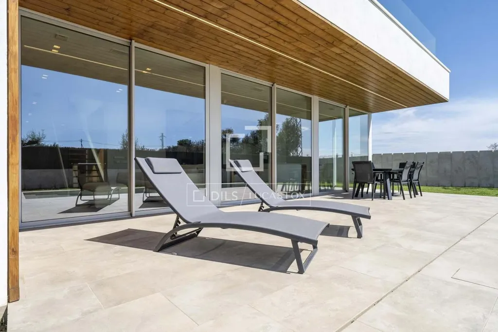 Terrass - Modern House with Pool in Reus