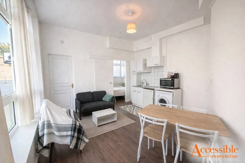 Séjour - Appartement Lumineux avec Cuisine Ouverte à Aix-les-Bains
