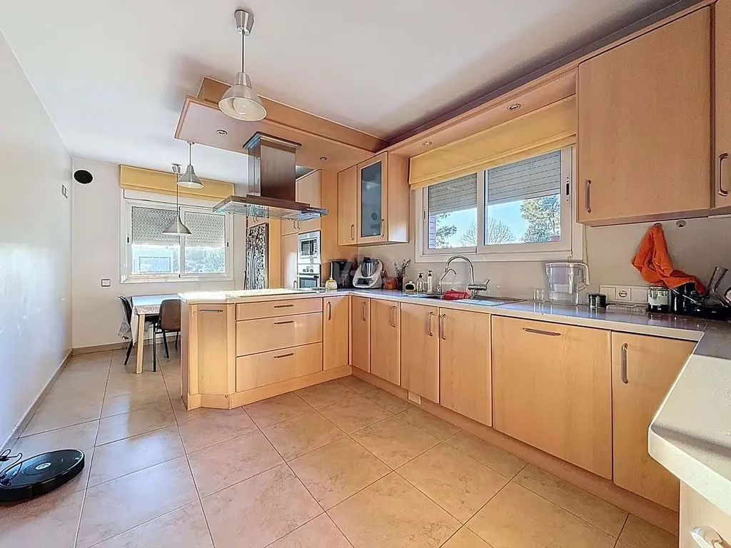 Cuisine - Luxury Detached House with Wellness Features in Sabadell