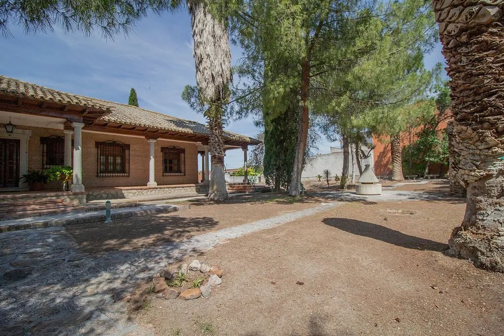 Jardin - Rustic House with Pool and Terrace in Carmena
