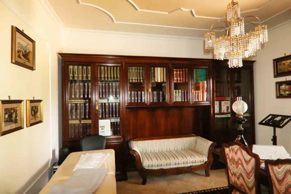 Kabinet - Hilltop Villa with Panoramic Views in Eboli