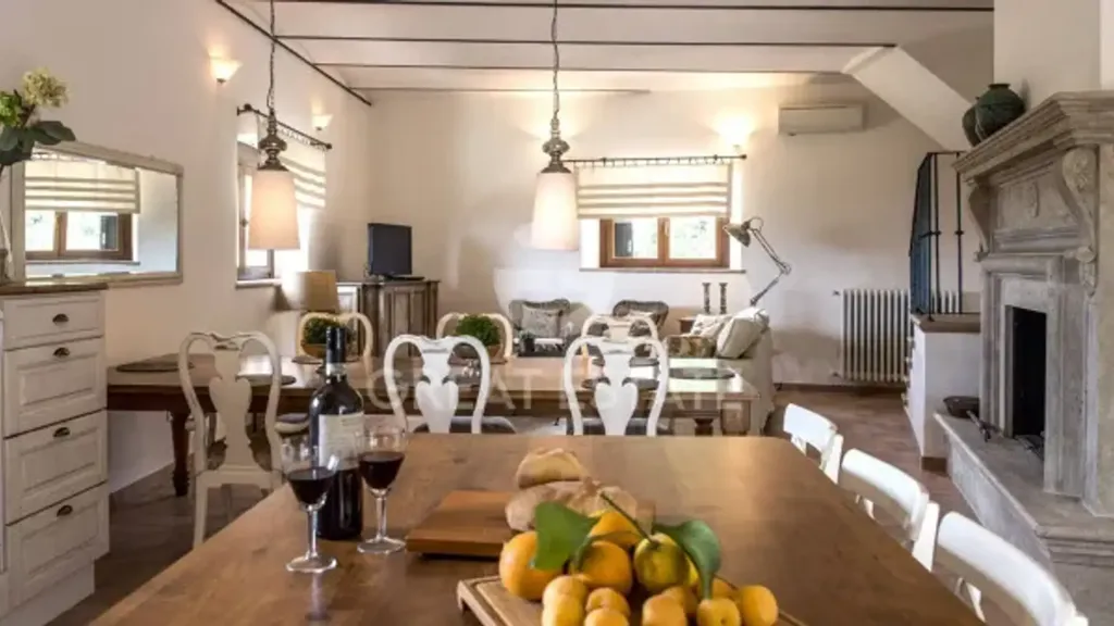 Salle à manger - Restored 19th-Century Farmhouse with Pool in Narni