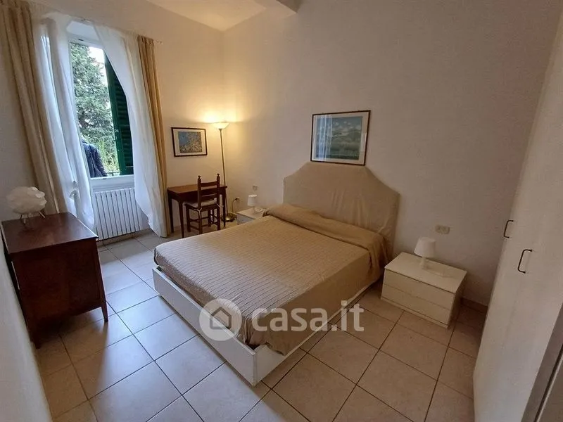 Chambres - Armed Trilocale with Balcony in Florence
