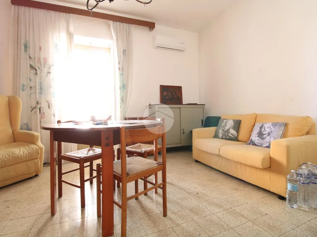 Elutuba - Three-Bedroom Flat with Veranda in Trapani