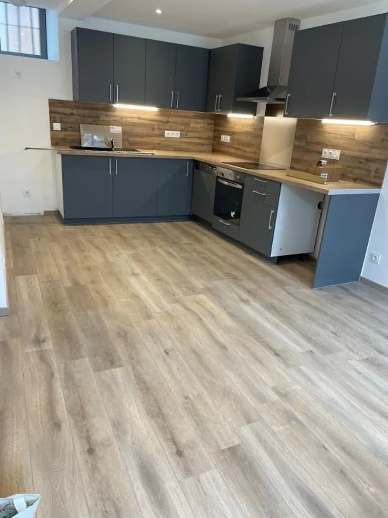 Cuisine - Appartement Rénové avec Parking au Centre de Die