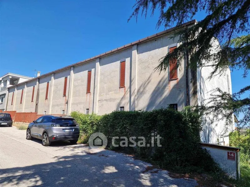 Välivaade - Mixed-Use Rustico with Industrial Space in Falconara Marittima