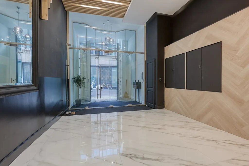 Entrée - Modernised Apartment with Private Parking in The Hague Centre