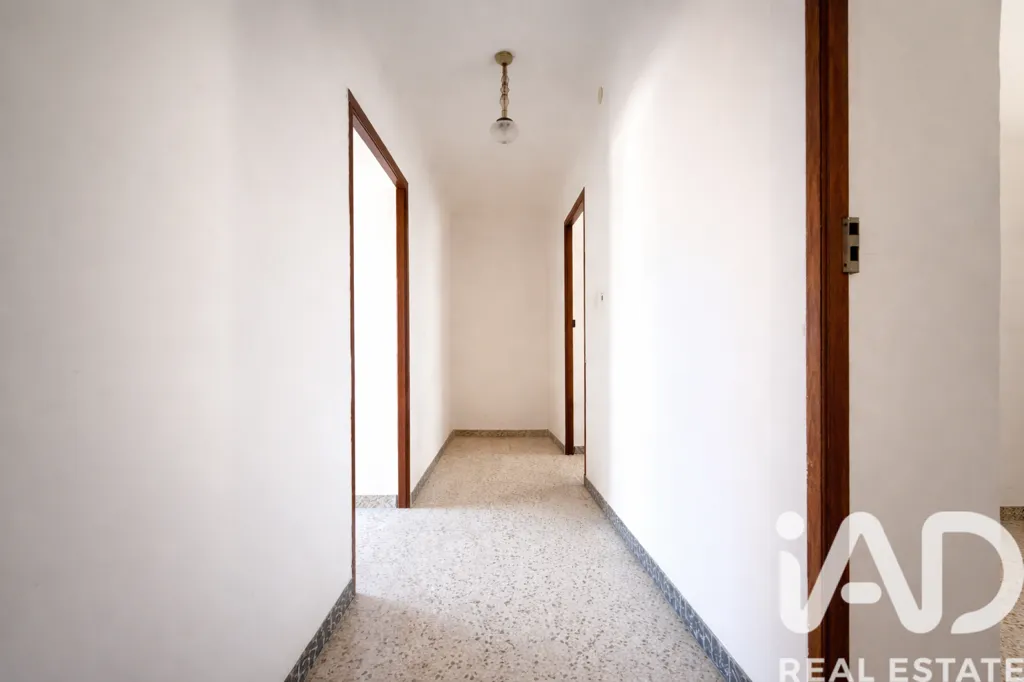 Esik - House with Terrace in Archena