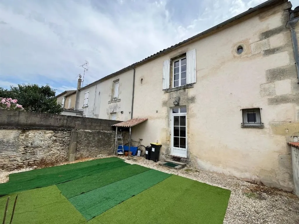 Giardino - Charming Townhouse with Garden in Cognac