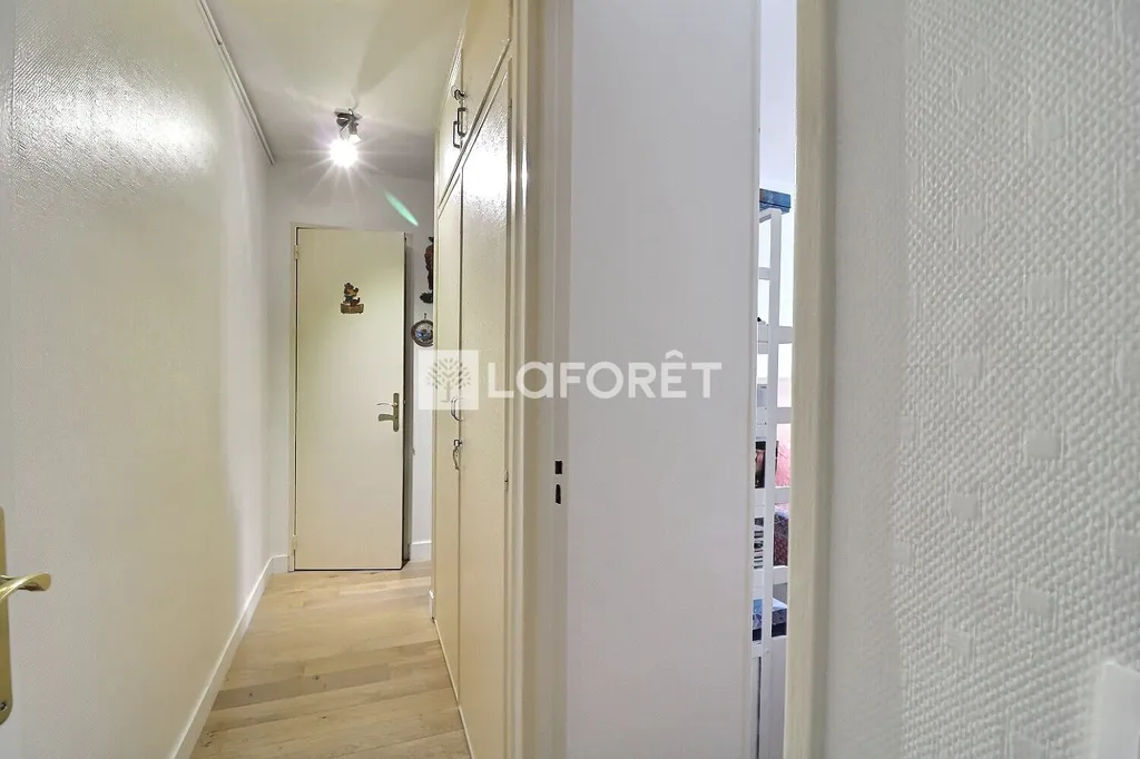 Entrée - Appartement 3 Pièces avec Vue Végétation à Rueil-Malmaison