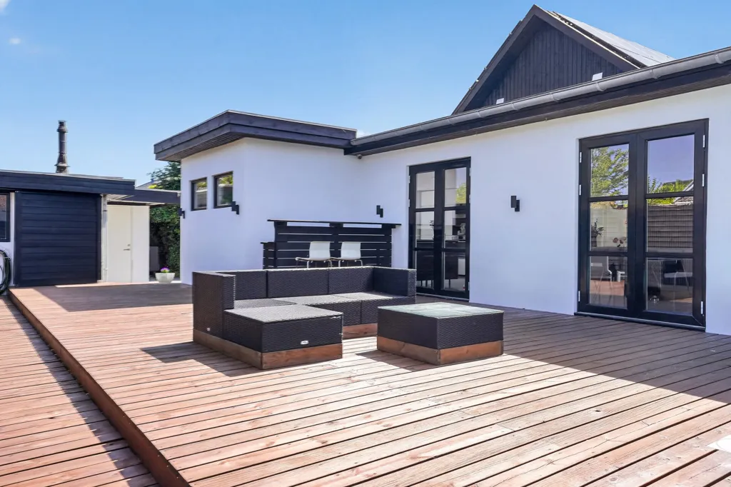Terrasse - Fenced Villa with Garden in Solrød Strand