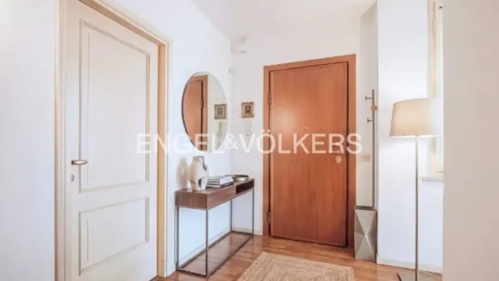 hallway_entrance