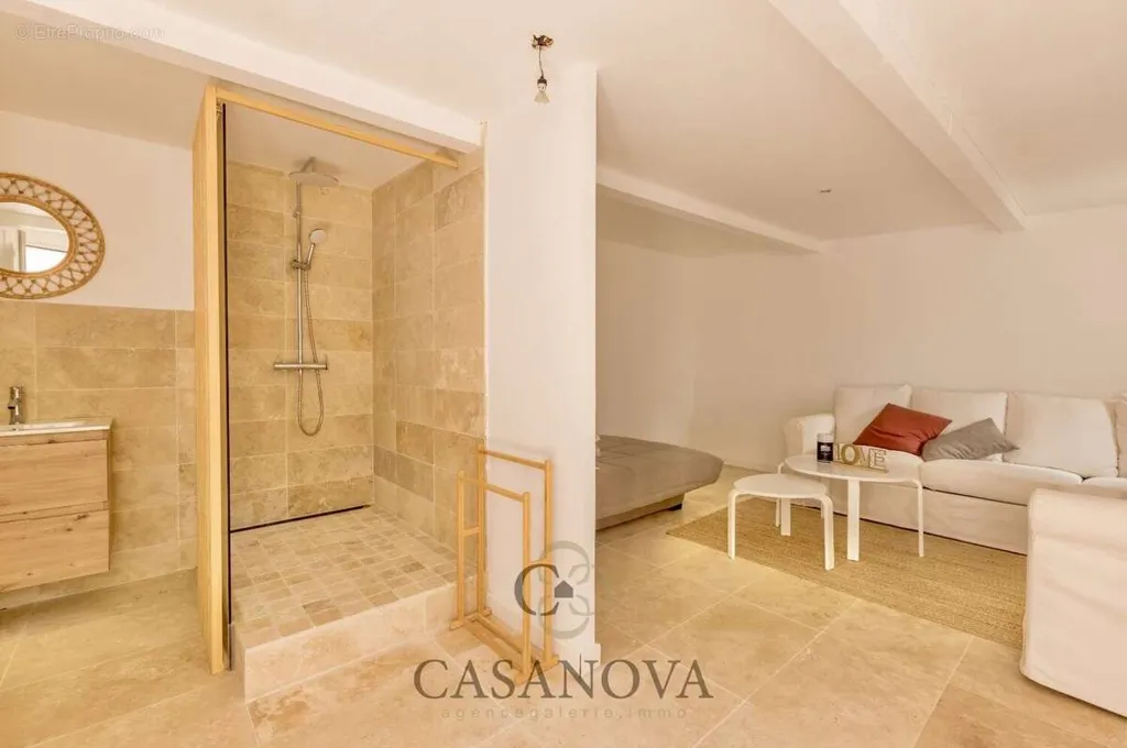 Living Room - Villa with Pool and Jacuzzi in Residential Area