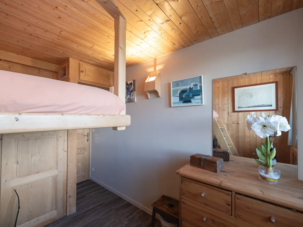 Bedrooms - Charming Apartment with Mountain View in Courchevel 1850