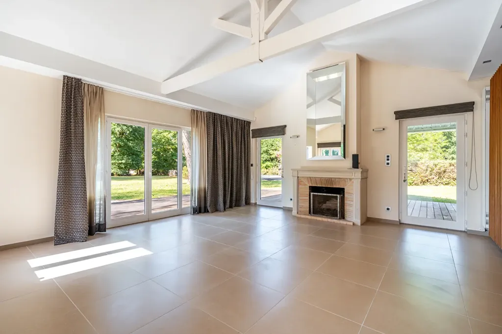 Soggiorno - Architecturally Refined Farmhouse in Messimy-sur-Saône