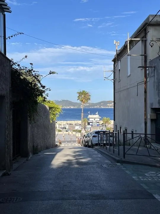 Extérieur - Studio Meublé à La Ciotat, Proche Transports