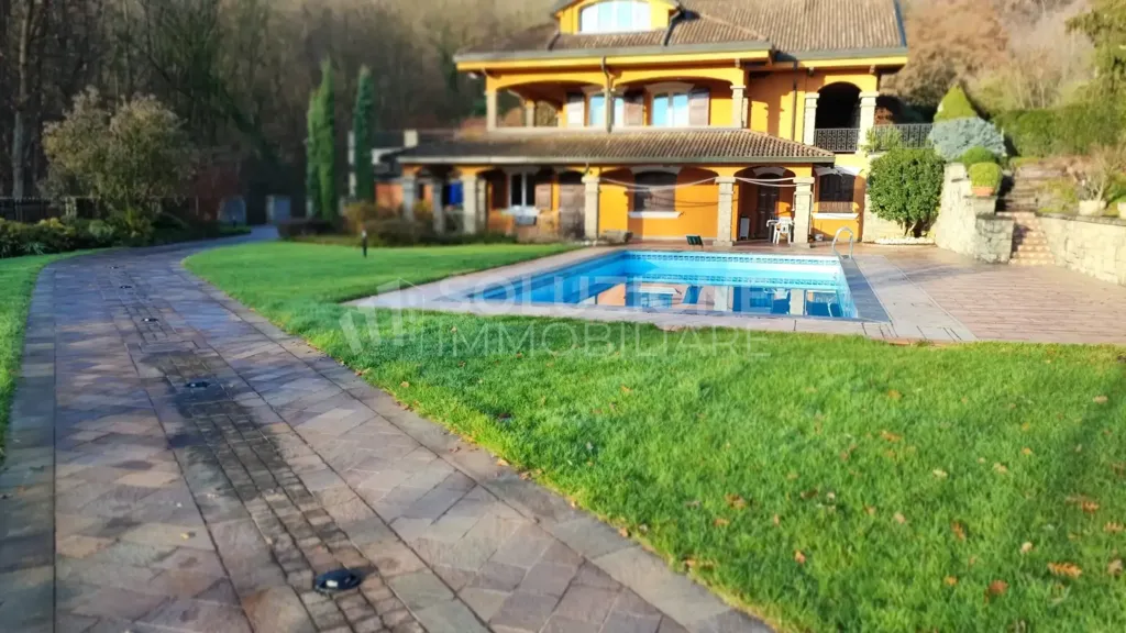 Bassein - Prestigious Villa with Pool in Alzano Lombardo