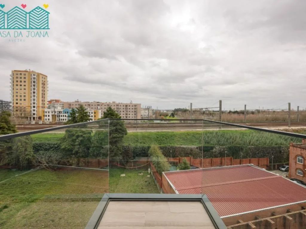 Terrasse - Luxury 3-Bedroom Apartment in Aveiro