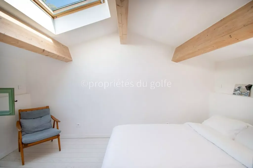Bedrooms - Villa with Panoramic Sea View in Sète