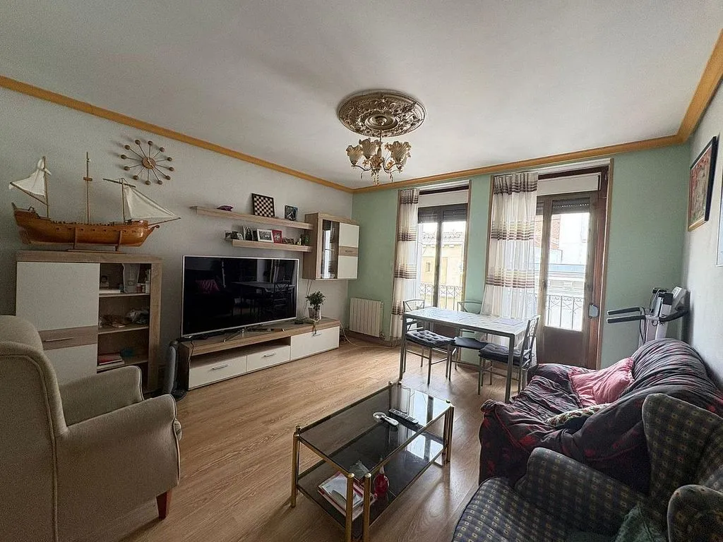 Séjour - Fourth Floor Flat with Balcony in Sol