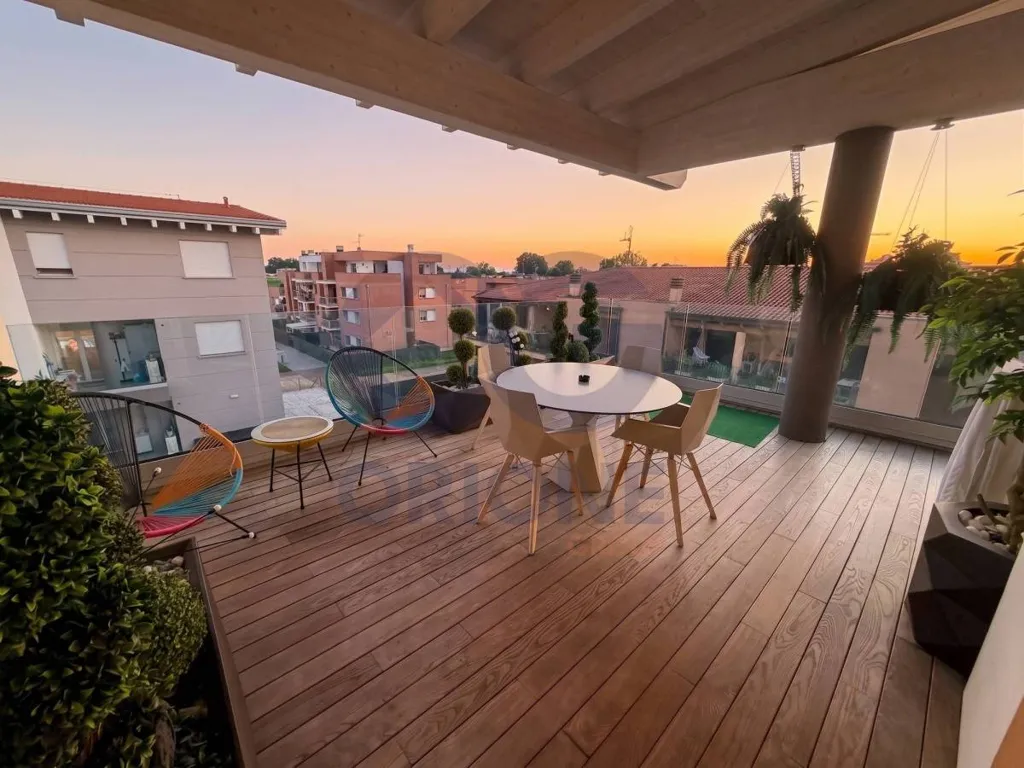 Balcon - Newly Built Apartment with Terrace in Cento