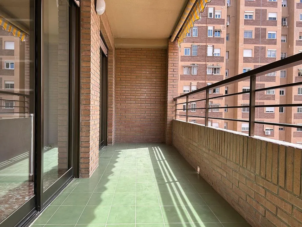 Rõdu - Flat with Terrace in Algirós