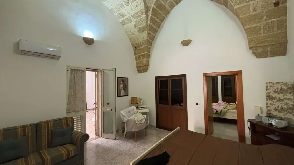 Magamistoad - Functional Flat with Private Courtyard in Casarano