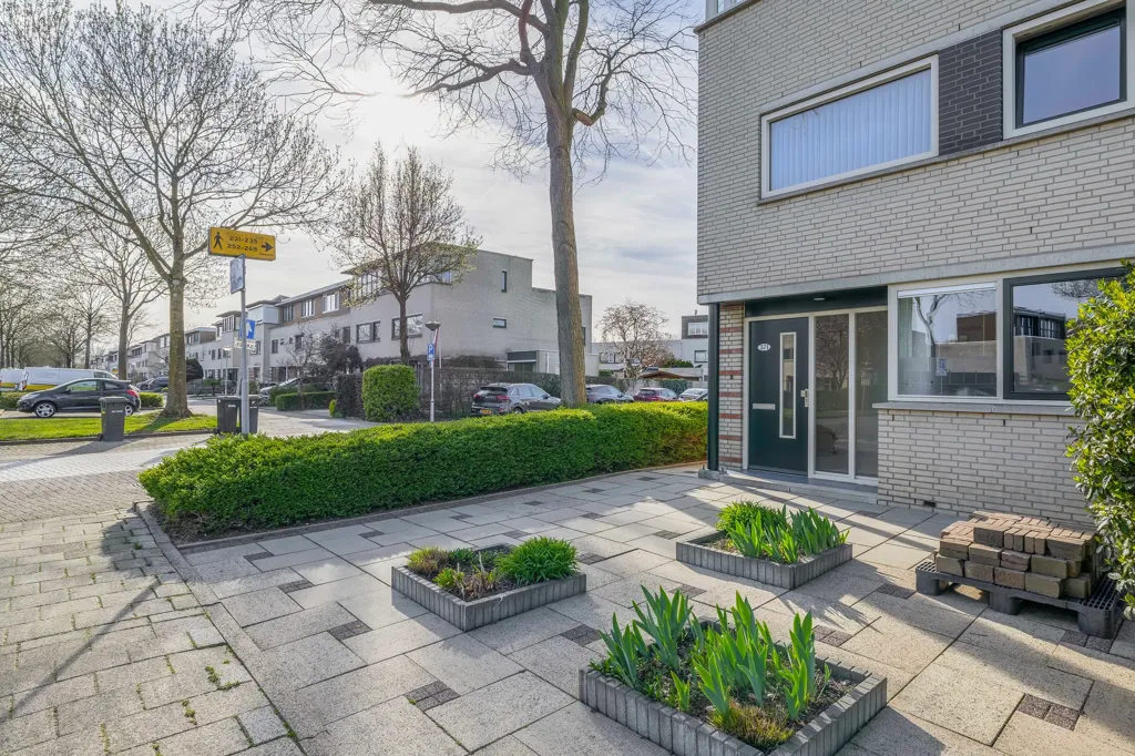Exterior - Corner House with Garden in Stadspolders