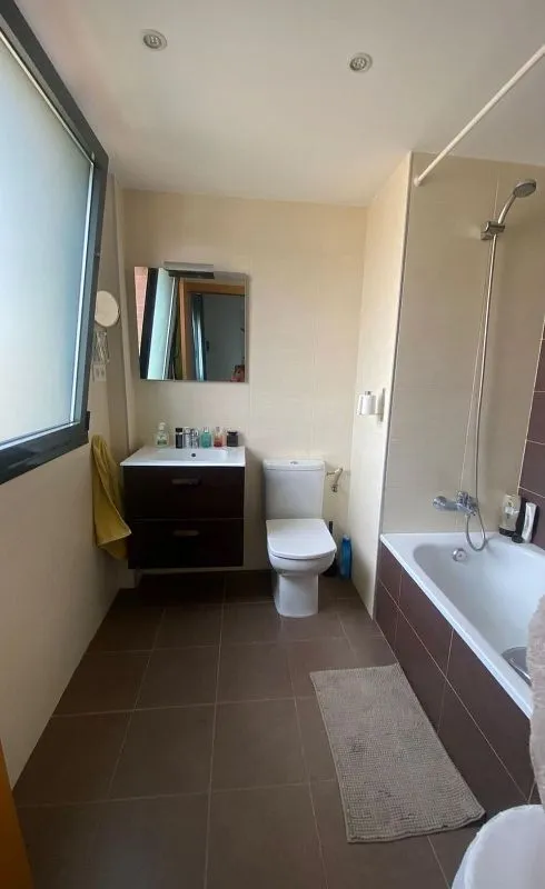 Salles de bain - Apartment with Pool in Plaza de la Vinya