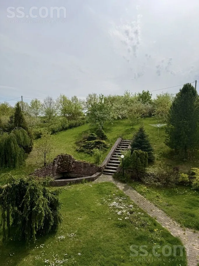 Aed - House with River View in Bauska District
