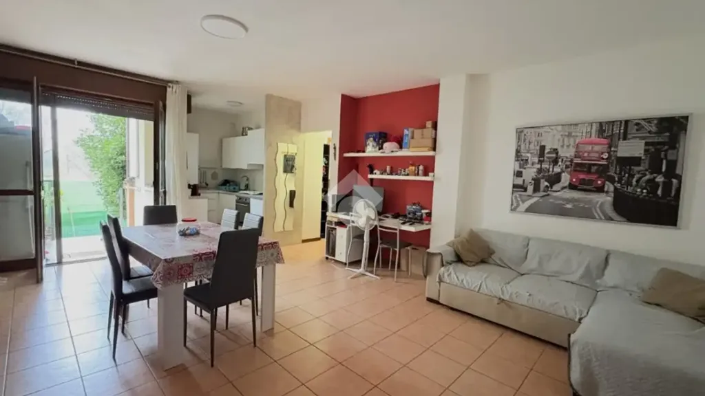 Elutuba - Ground Floor Apartment with Garden in Suzzara