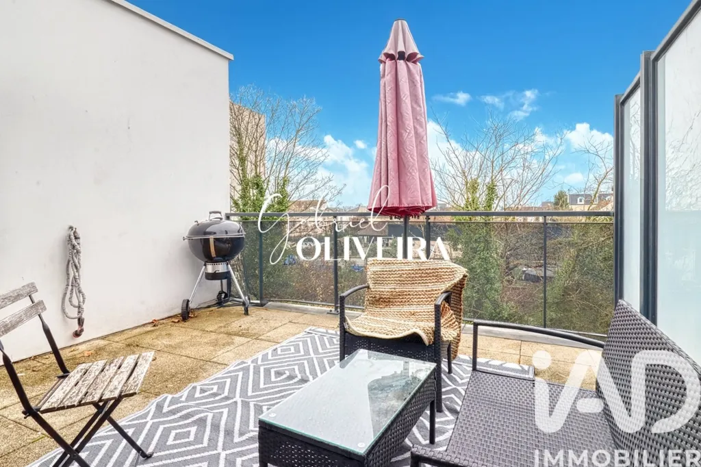 Terrace - Duplex with Balcony in Montmagny