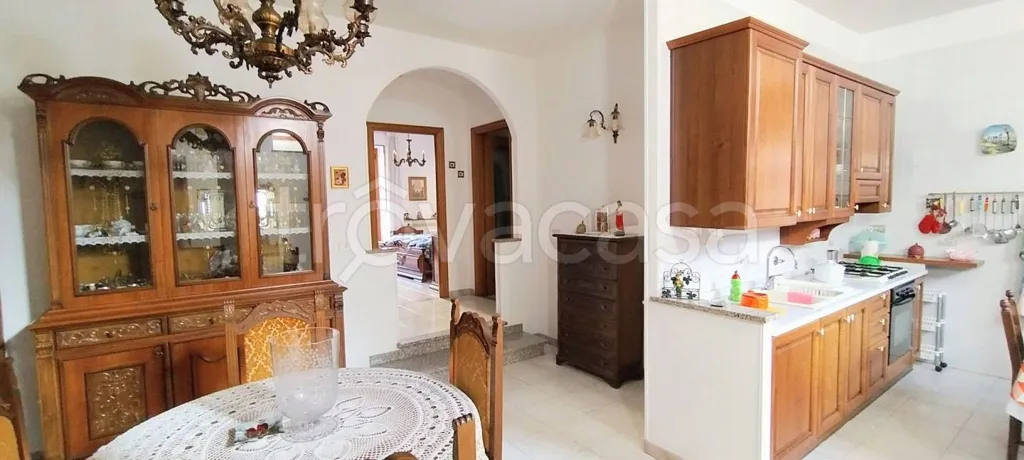 Salle à manger - Two-Unit Apartment with Balcony in Susa
