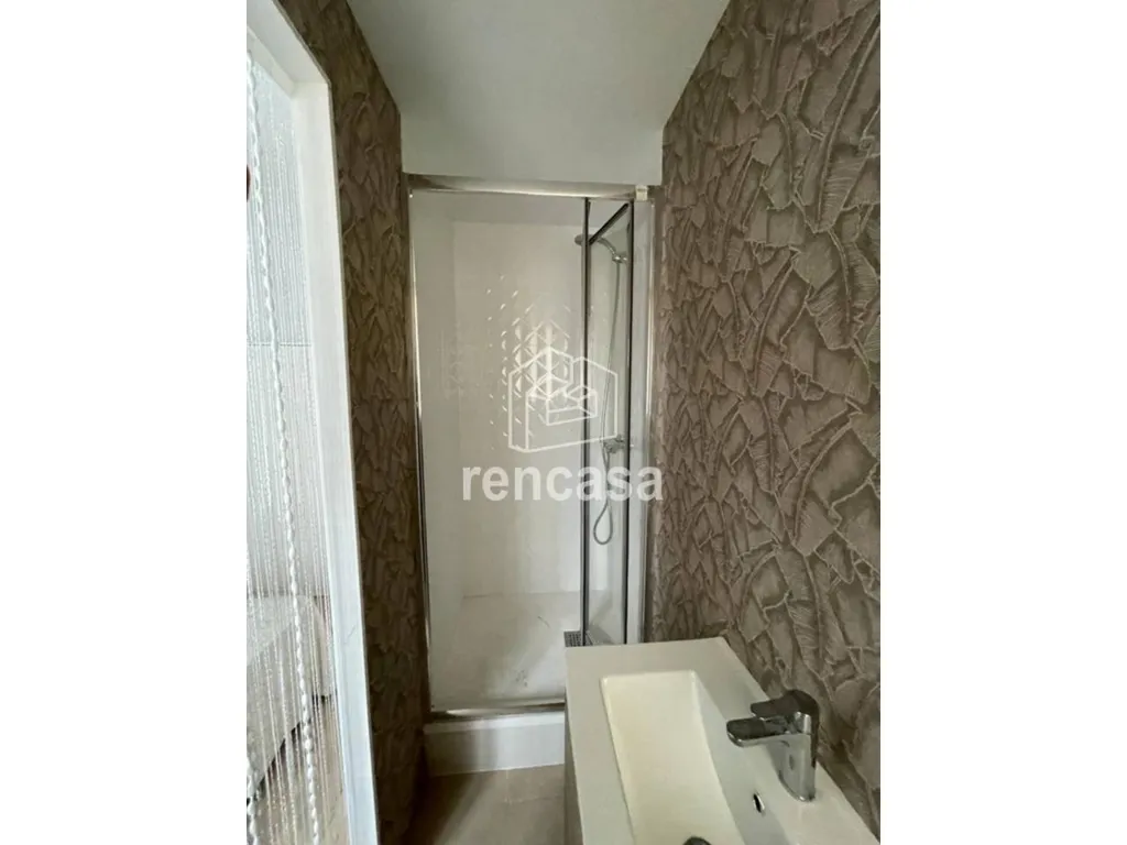 Vannitoad - Spacious Flat with Balcony in Lleida Centre