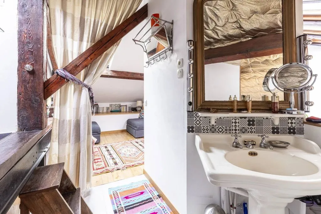 Salles de bain - Duplex de Luxe avec Cour Calme à Paris