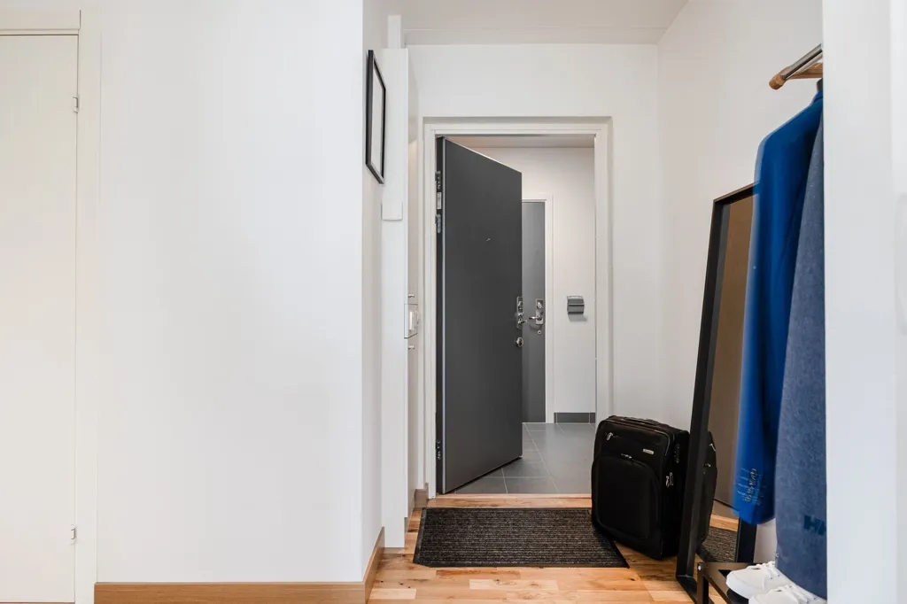 Entrée - Bright Two-Bedroom with Balcony in Åkersberg